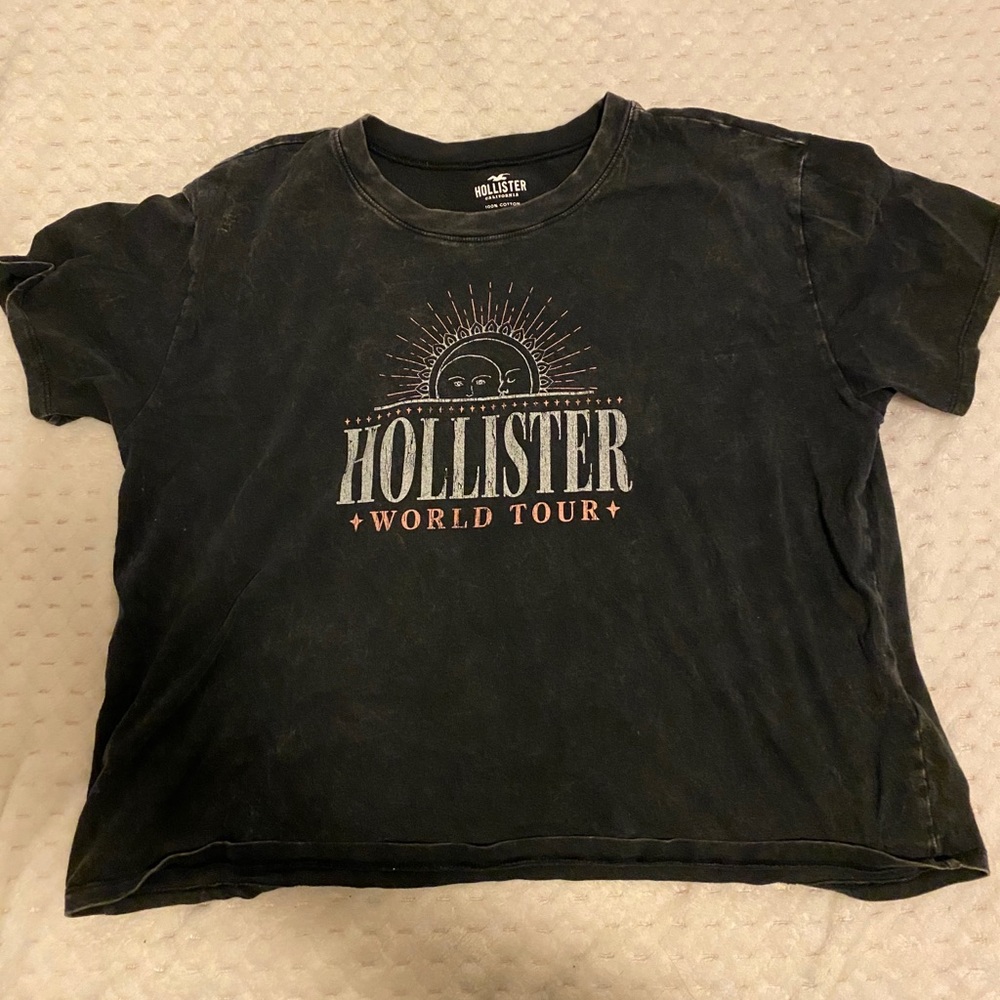 HOLLISTER T SHIRT